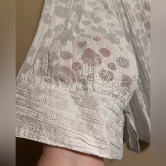 essentials - by Maggie. white with sheer polkadots and embroidered roses NWOT - Picture 11 of 12